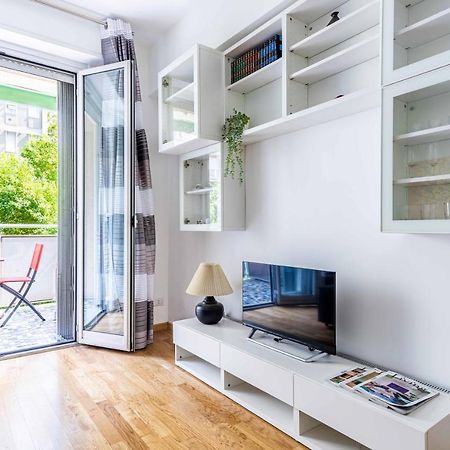 Joivy Adorable Flat With Balcony Apartment Milan Bagian luar foto